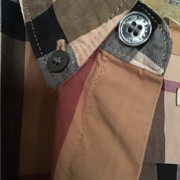 Authentic Burberry 👕 - Picture 6 of 13